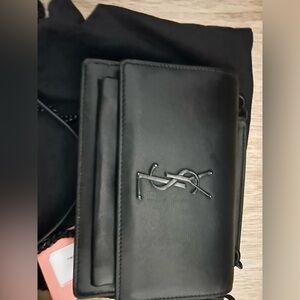 Yves Saint Laurent sunset black woc top handle